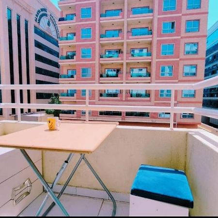 Dxb Hostel Near Adcb Metro Station Dubai Exterior foto