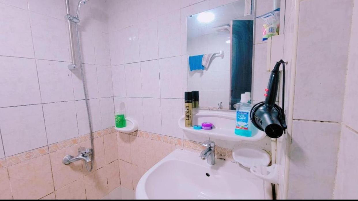 Dxb Hostel Near Adcb Metro Station Dubai Exterior foto