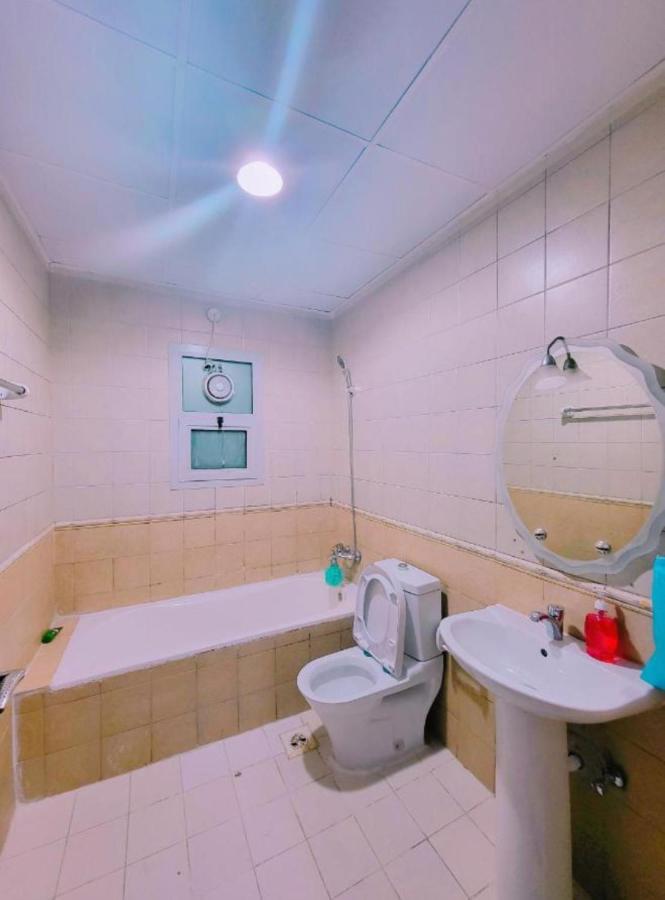 Dxb Hostel Near Adcb Metro Station Dubai Exterior foto